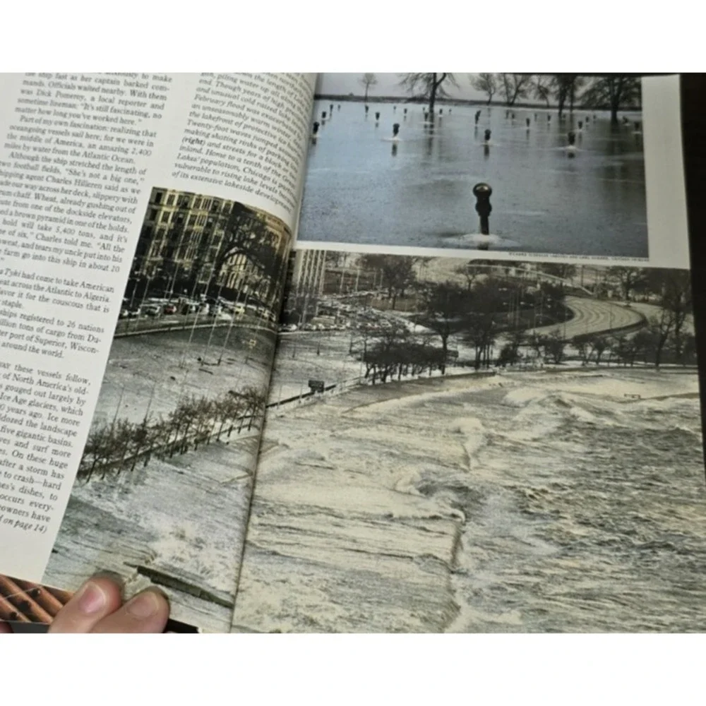 4 National Geographic Magazine‎ December 1988 Holographic August 1966 July 1987